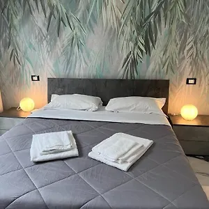 Luxury Carrara , Milano Italia